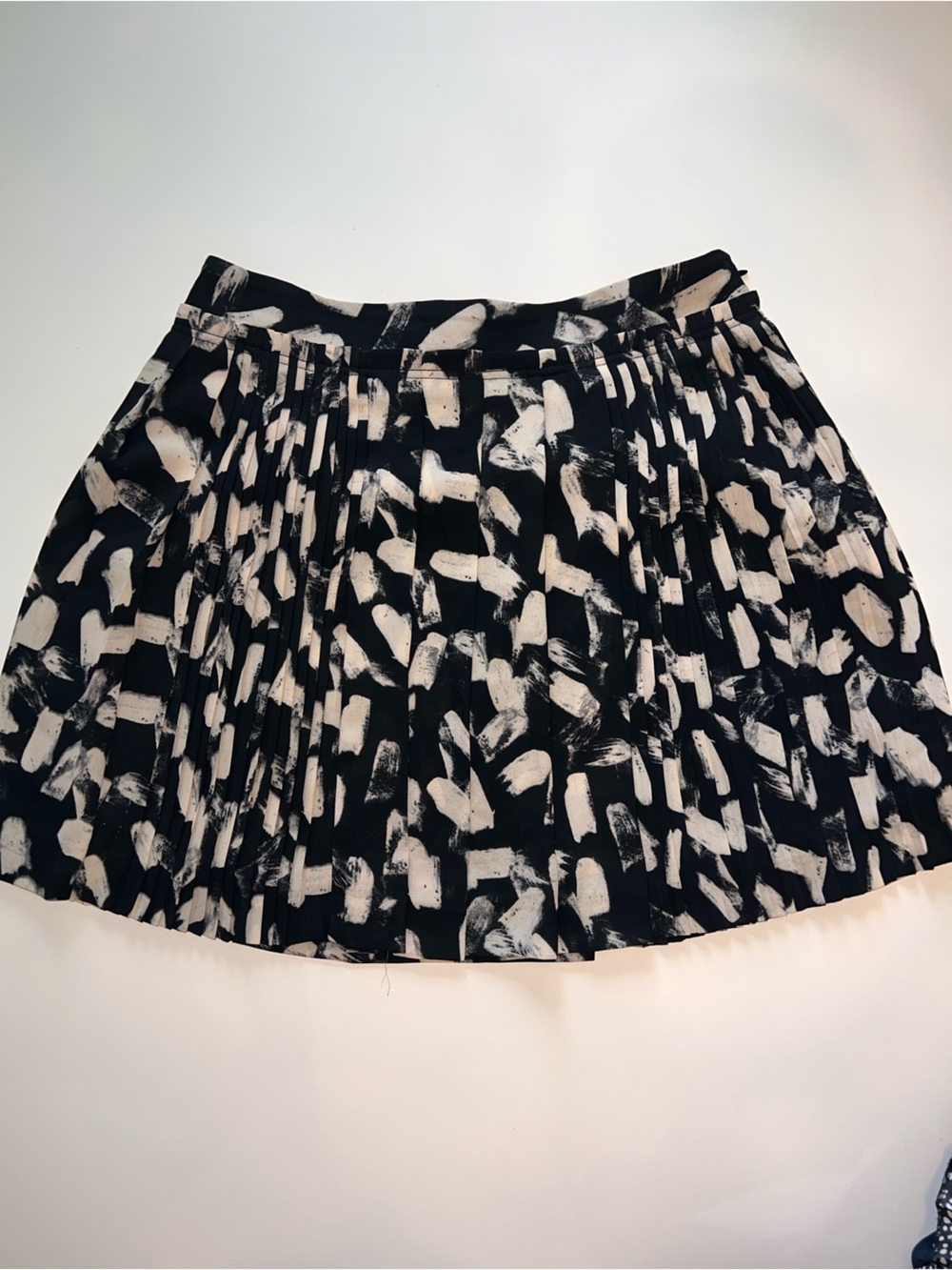 Banana Republic pleated print skirt, size 4P